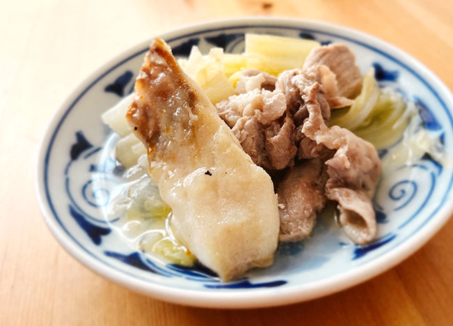 ありあわせ鍋〜白菜、鱈、豚コマ
