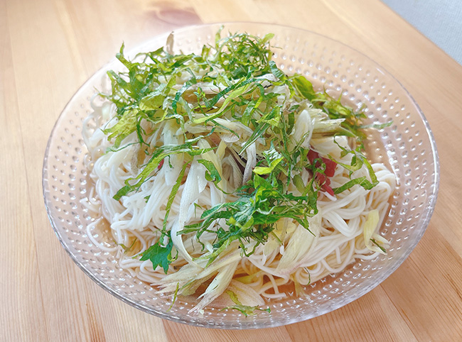 さっぱりぶっかけ素麺（梅干し、茗荷、大葉）