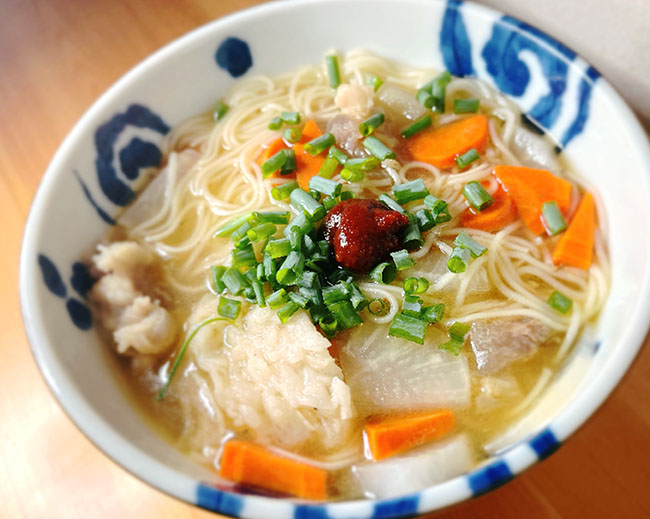 牛すじスープに素麺を入れてみた